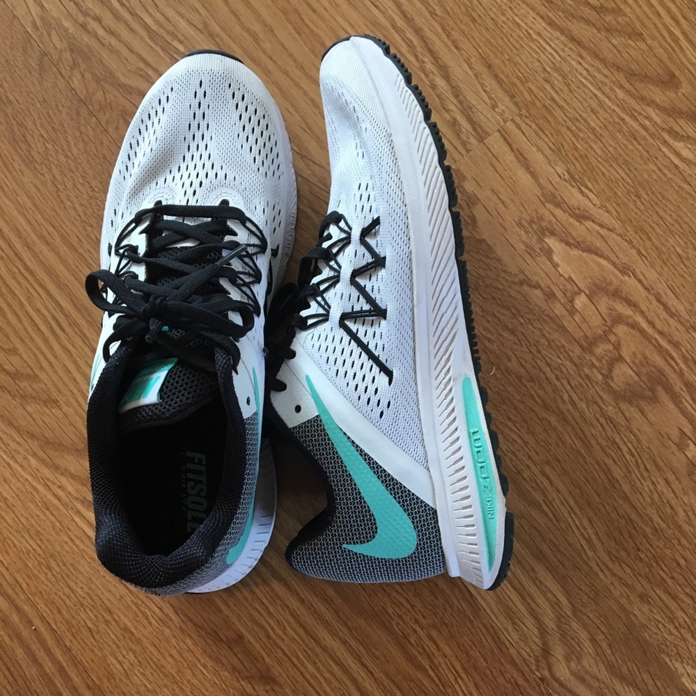 Nike tennis shoes